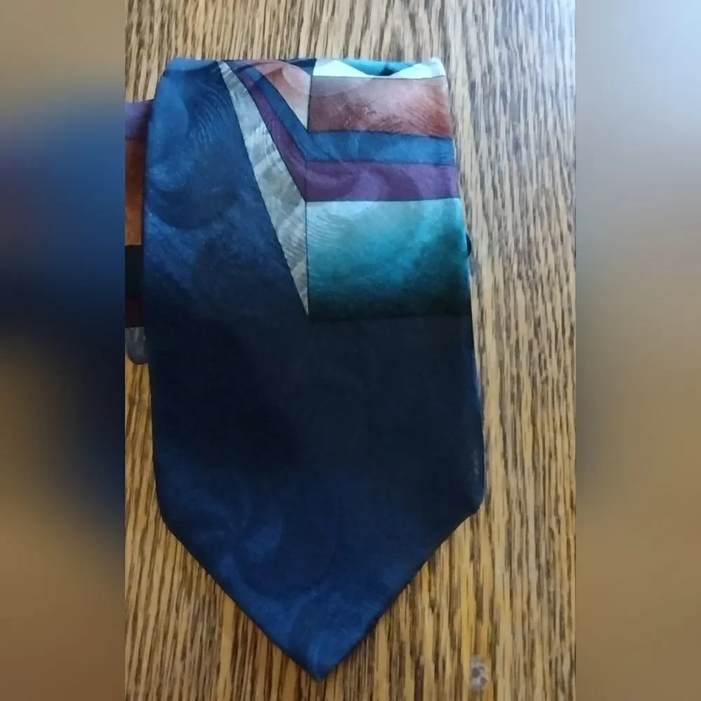 Geoffrey Beene silk tie